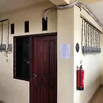 Spot On 93685 Homestay Bu Sun Syariahneartaman Rekreasi & Pemandian Taman Suruh