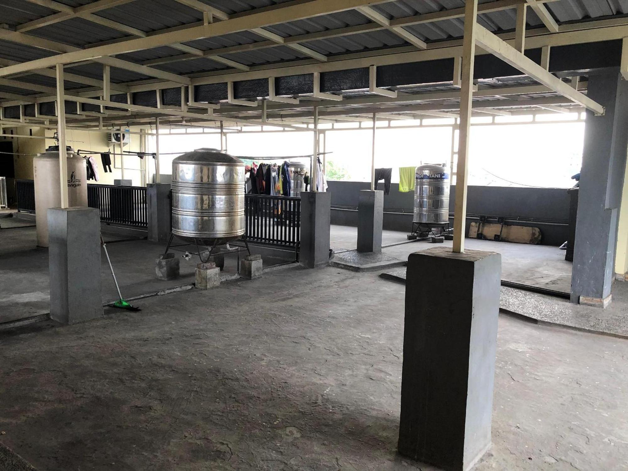Hotel Spot On 93685 Bu Sun Syariahneartaman Rekreasi & Pemandian Taman Suruh Sidoarjo