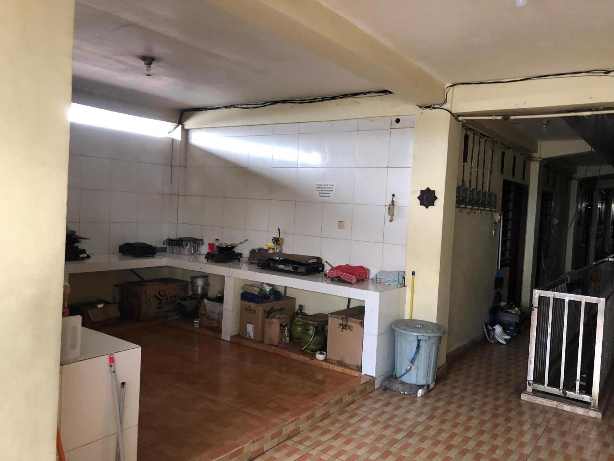 Spot On 93685 Bu Sun Syariahneartaman Rekreasi & Pemandian Taman Suruh Hotel 2*